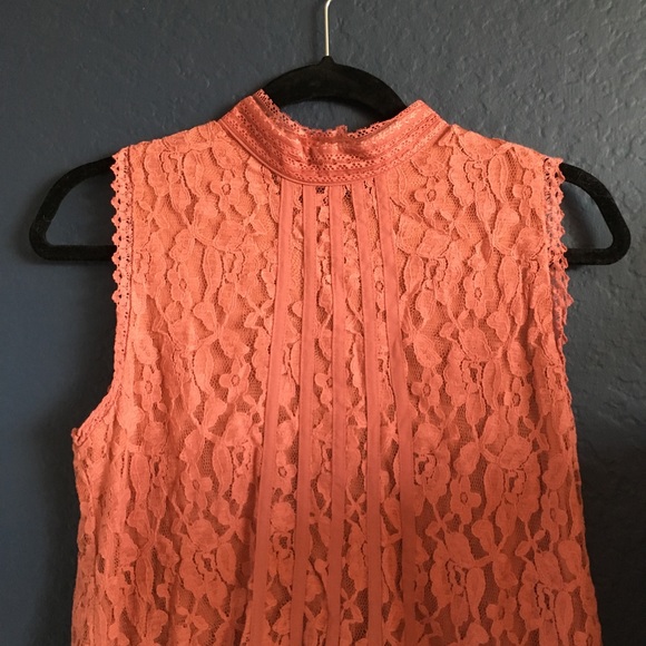 •Blush Pink Mock Neck Lace Dress• - Picture 3 of 4